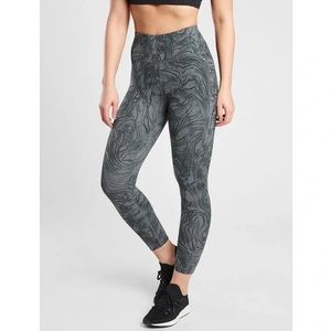 Athleta Ultimate Stash Print 7/8 Tights